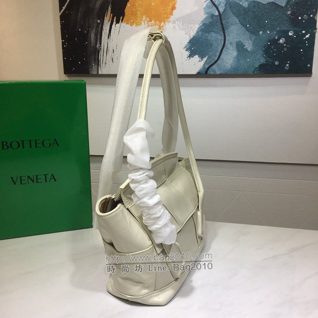 Bottega veneta高端女包 96009s小號 寶緹嘉Arco33油蠟牛皮包 BV經典款蝙蝠包手提包  gxz1239